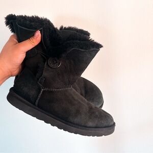 Black Bailey Button Women's UGG Boots size 9